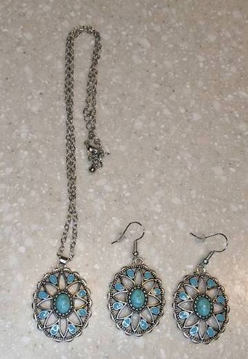 lot 405 image: New Boho Tribal Necklace And Pierced Earring Set Blue Enamel Acrylic Accents P