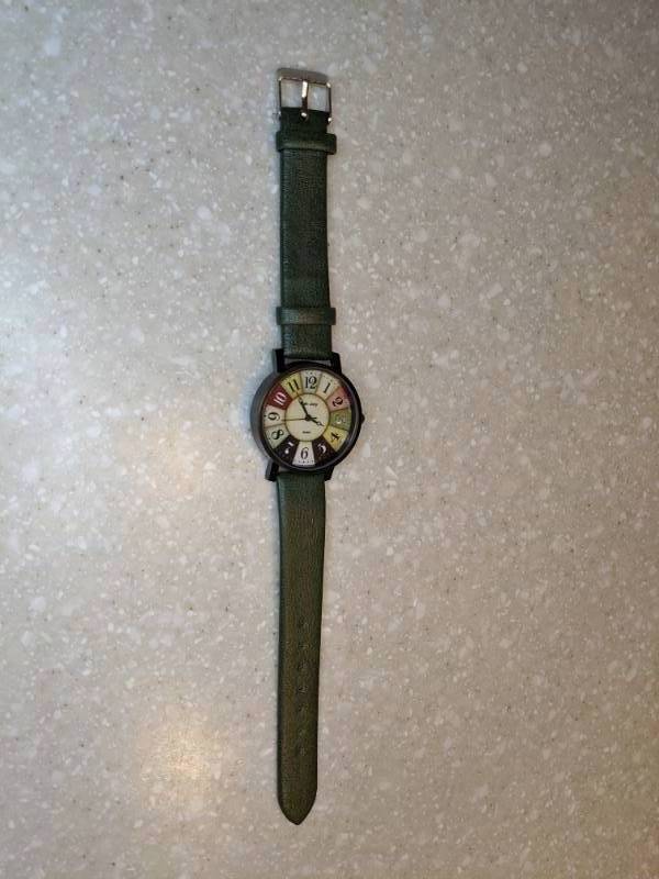 lot 447 image: New Quartz Watch Green Band PU Leather P