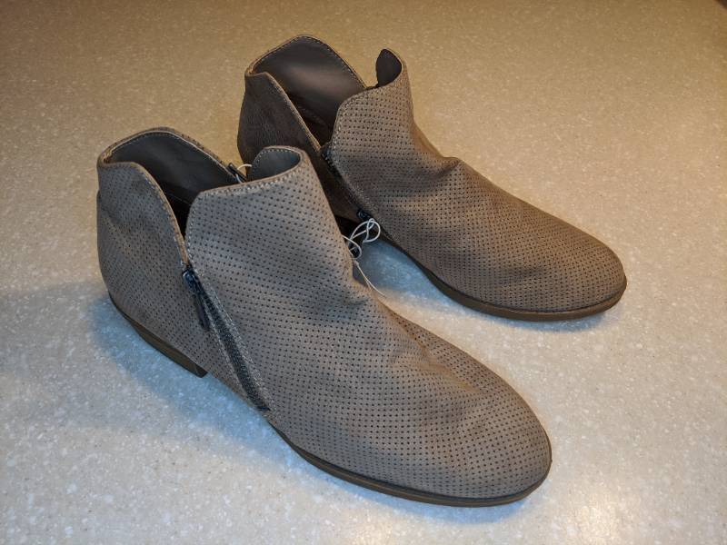lot 408 image: New Womens Universal Thread Ankle Boots Tan Size 11 P