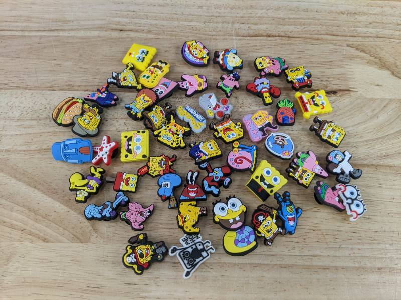 lot 15E image: 50 Brand New SpongeBob SquarePants Character Croc Charms N
