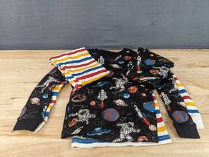 lot 174 image: Brand New Members Mark Two Pairs Boys Pajamas Astronauts Planets Stripes Size 4 N