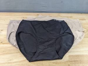 lot 192 image: Brand New Ellen Tracy Essentials Womens Underwear 4 Pair Size 9 N