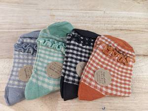 lot 141 image: Brand New 4 Total Womens Anklet Socks Ruffled Checkered Gray Green Black Orange N
