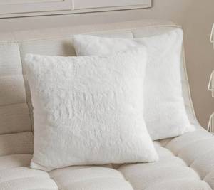 lot 121 image: 2 Brand New Demetex White Decorative 18 x 18 Pillow Covers N