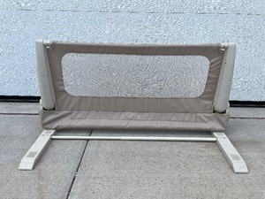 lot 89A image: Safety 1st Bed Rail N