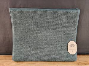 lot 297 image: Brand New Threshold Teal Chenille Memory Foam Bath Rug 20 x 34 N