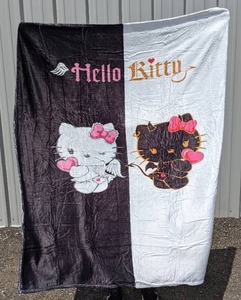 lot 35H image: Brand New Hello Kitty Black and White Blanket N