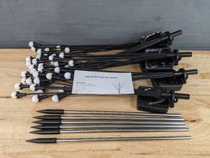 lot 303 image: 6 Brand New Vignuto Solar Lights Outdoor Waterproof a total of 48LED Lights with Stakes N
