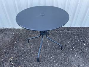 lot 64A image: New Black Metal 30 Patio Table N