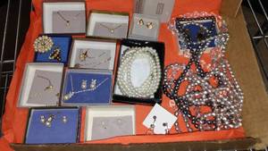 lot 49 image: Vintage Avon Earrings, Necklaces, Bracelets