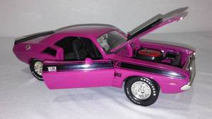 lot 68 image: ERTL 70 Dodge Challenger, 340 Six Pak