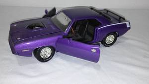 lot 106 image: ERTL 1970 Plymouth Hemi Barracuda Cuda