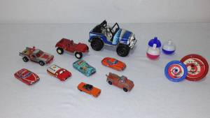 lot 107 image: Vintage Toys (3) Tootie Toy and Tin Cars.