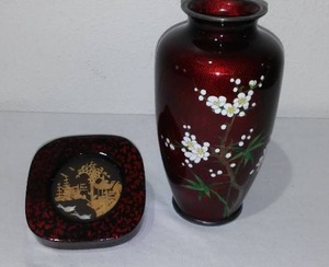 lot 109 image: Cloisonne Vase, intricate carved trinket box.