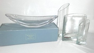 lot 144 image: Miller Rogaska Crystal Ellipse Oval Boat  Bowl and Teardrop Vases (3