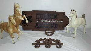 lot 162 image: Breyer Horses (2) Ladies Stirrup, Wall Dcor