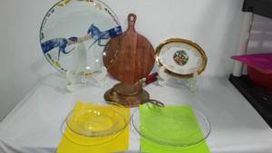 lot 180 image: Vintage Krumkake Maker, Andy Warhol Platter, Glasi Hergiswil