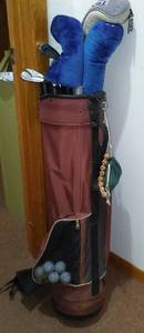 Womens Lynx Right-Handed Golf Clubs.