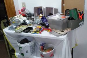 lot 37 image: Assorted Garage Items.