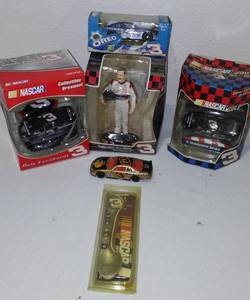 lot 76 image: NASACAR Earnhardt Spoon, Figurine, Ornaments.