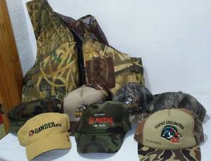 lot 98 image: Camouflage Flotation Vest, Hats. Vest Like New, Size L