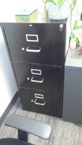 lot 408 image: Locking Filing Cabinet, Legal, 3- Drawer Hon