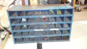 lot 138 image: Metal Parts Bin Organizer