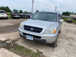 lot 8 image: 2005 Honda Pilot