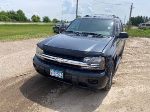 lot 10 image: 2004 Chevrolet Trailblazer