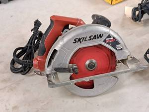 lot 223 image: Skisaw 7-14 Circular Saw 5587