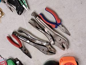 lot 236 image: Lot of (4) Assorted Hand Tools - Pliers - Locking, Needlenose