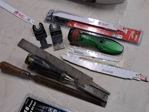 lot 239 image: Lot of (10) Assorted Hand Tools - Saw Blades, Chisels, RaspsFiles