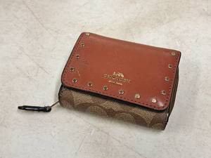 lot 290 image: Coach Womens Wallet