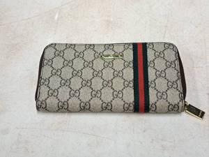 lot 296 image: Gucci Womens Clutch