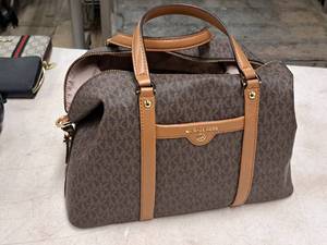 lot 297 image: Michael Kors Womens Purse