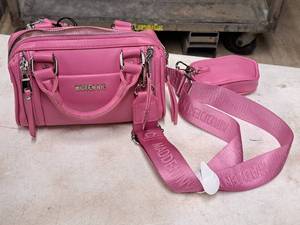 lot 299 image: Madden NYC Womens Purse
