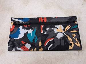 lot 301 image: Vera Bradley Womens Clutch