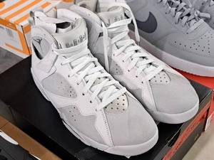 lot 311 image: Nike Air Jordan 7 Retro Size 9 Mens Shoes