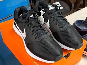 lot 314 image: Nike Down Shifter 7 Size 11 Mens Shoes