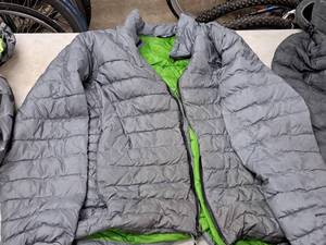 lot 332 image: The North Face Size X-Large Jacket