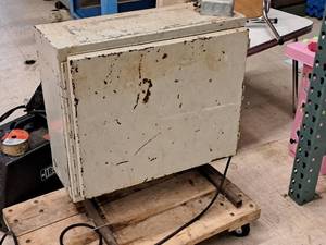 lot 208 image: Welding Cabinet with Heating Element, Rods