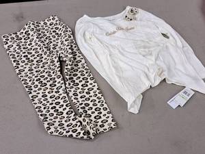 lot 346 image: Calvin Klein Jeans Size 4T Girl Toddlers Outfit - Top and Bottom