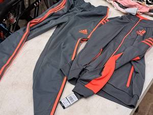 lot 349 image: Adidas Size Medium Boys Youth Sweatsuit  Outfit - Top and Bottom
