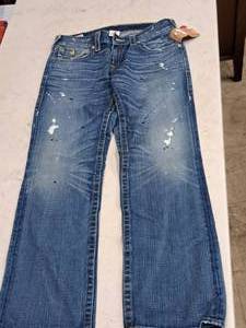 lot 353 image: True Religion Size 32 Mens Denim Jean