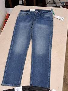 lot 357 image: Size 33 Slim Mens Jean