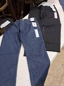 lot 360 image: Lot of (2) Wrangler Size 32x32 and 32x34 Mens Jean Size 32x32 and 32x34
