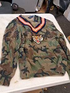 lot 364 image: Polo Ralph Lauren Size Small Mens Sweater