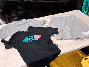 lot 366 image: Nike Size Small Mens T-shirts (x2) and Shorts (x1)