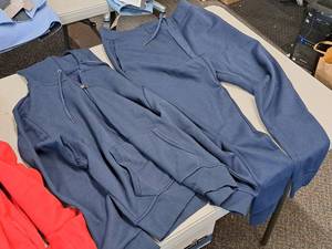 lot 368 image: Polo Ralph Lauren Size Medium Mens Sweat Suit - Top and Bottom
