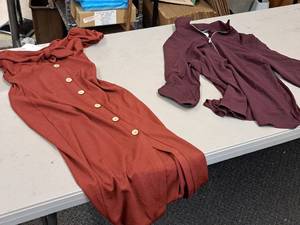 lot 400 image: Size Medium Womens Apparel - Shirt and Dress